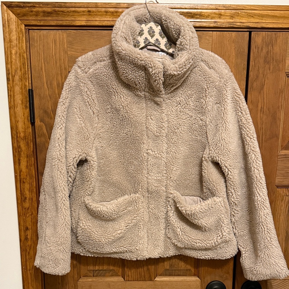 NWT Old Navy Women’s Sherpa/ Teddy Jacket